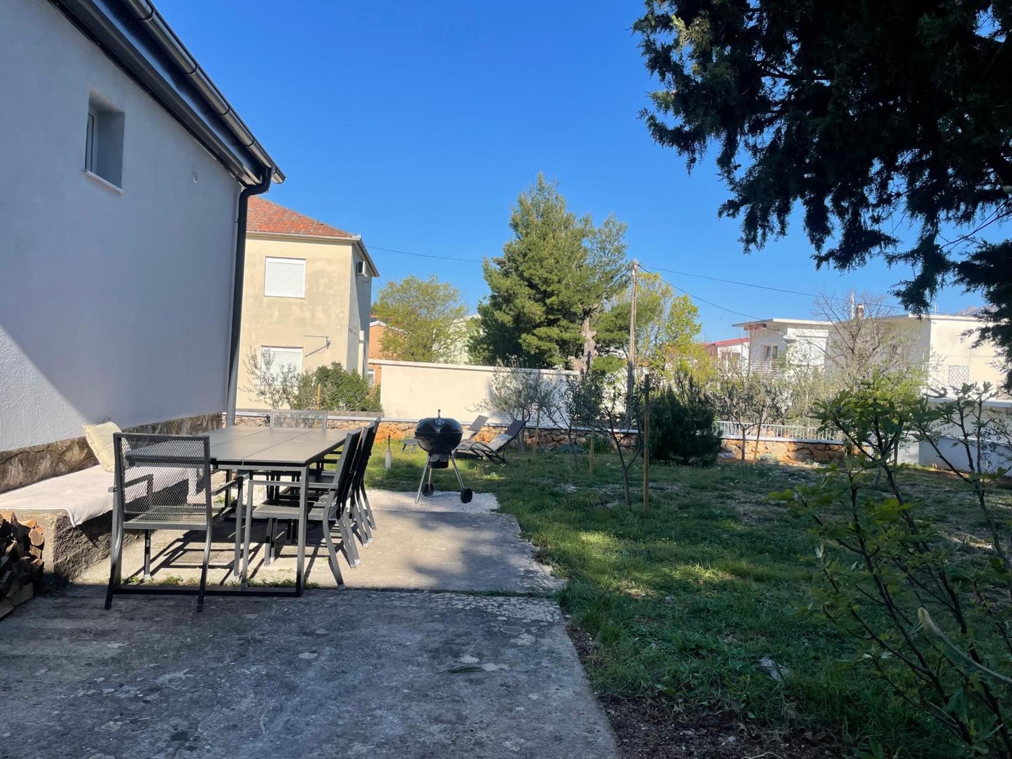 Lola - Large Outdoor Area * Starigrad Paklenica